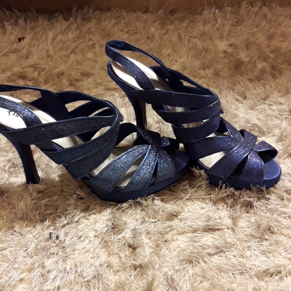 Heels - Picture 2 of 2